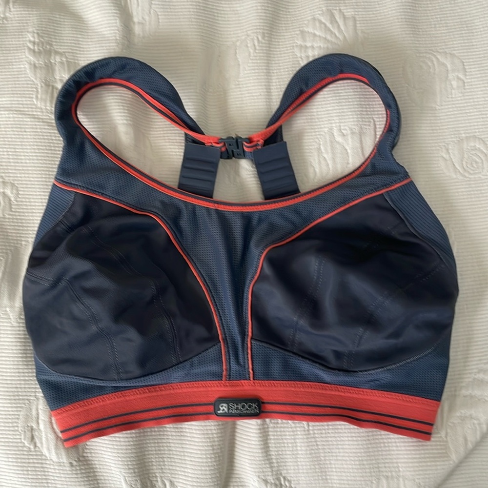 shock absorber sports bra US size 34F and a UK 34E